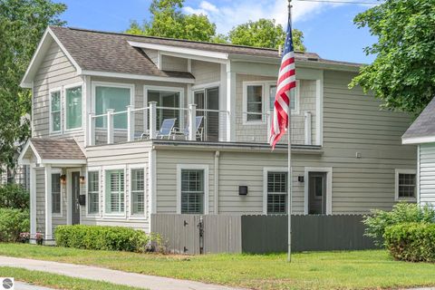 Photo of 509 Cedar Street, Traverse City, MI 49684 (MLS # 1947017)