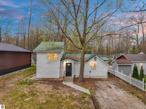 Photo of 1916 S Rose Avenue, Lake City, MI 49651 (MLS # 1944325)