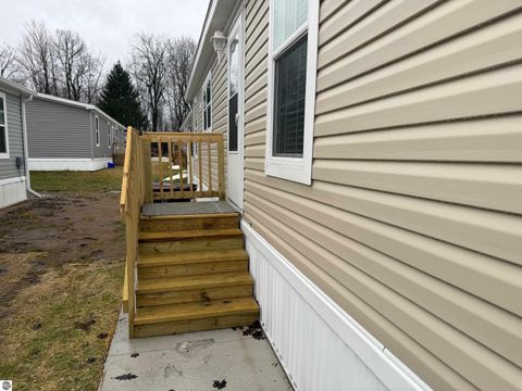 Tiny photo for 1211 Wellington Drive, Mt Pleasant, MI 48858 (MLS # 1942438)