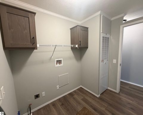 Tiny photo for 1211 Wellington Drive, Mt Pleasant, MI 48858 (MLS # 1942438)