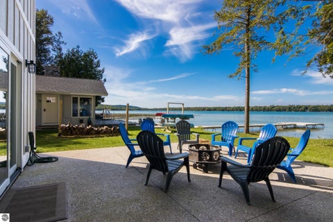 Tiny photo for 560 E Harbor Highway, Maple City, MI 49664 (MLS # 1951037)