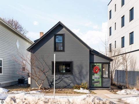 Tiny photo for 722 Randolph Street, Traverse City, MI 49684 (MLS # 1942828)