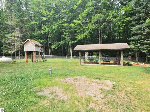 Tiny photo for 4774 S Lachance Road, Lake City, MI 49651 (MLS # 1945887)