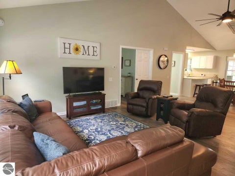 Tiny photo for 3250 Juniper Drive, Farwell, MI 48622 (MLS # 1948884)
