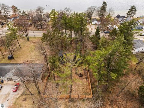 Tiny photo for 602 S King Street, Lake City, MI 49651 (MLS # 1944272)