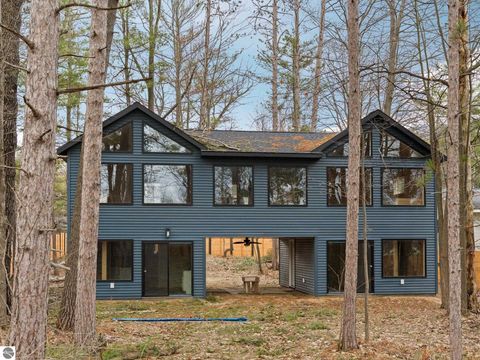 Tiny photo for 602 S King Street, Lake City, MI 49651 (MLS # 1944272)