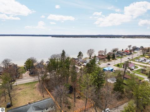 Tiny photo for 602 S King Street, Lake City, MI 49651 (MLS # 1944272)