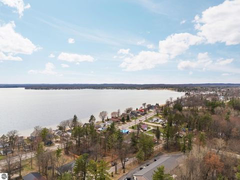 Tiny photo for 602 S King Street, Lake City, MI 49651 (MLS # 1944272)