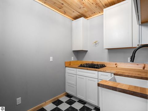 Tiny photo for 602 S King Street, Lake City, MI 49651 (MLS # 1944272)