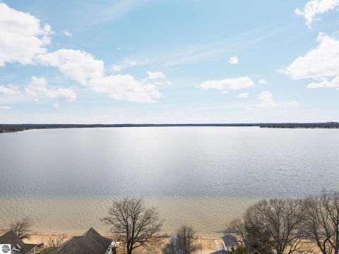 Tiny photo for 602 S King Street, Lake City, MI 49651 (MLS # 1944272)