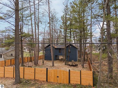 Tiny photo for 602 S King Street, Lake City, MI 49651 (MLS # 1944272)