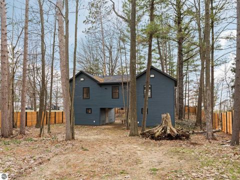 Tiny photo for 602 S King Street, Lake City, MI 49651 (MLS # 1944272)