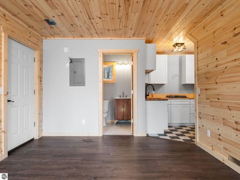 Tiny photo for 602 S King Street, Lake City, MI 49651 (MLS # 1944272)