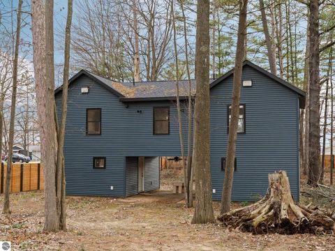 Tiny photo for 602 S King Street, Lake City, MI 49651 (MLS # 1944272)