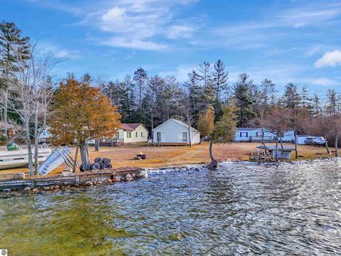 Tiny photo for 2183 Wenonah Trail, Lake City, MI 49651 (MLS # 1942128)