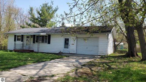 Tiny photo for 318 N Stewart Avenue, Fremont, MI 49412 (MLS # 1944150)
