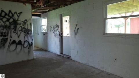 Tiny photo for 318 N Stewart Avenue, Fremont, MI 49412 (MLS # 1944150)