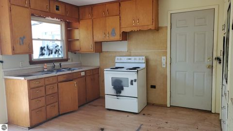 Tiny photo for 318 N Stewart Avenue, Fremont, MI 49412 (MLS # 1944150)