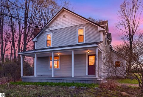 Photo of 7945 Cherry Avenue, Rapid City, MI 49676 (MLS # 1944369)
