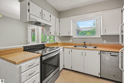 Tiny photo for 3480 E Long Lake Road, Traverse City, MI 49685 (MLS # 1949754)