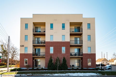 Tiny photo for 630410 Garfield Avenue #410, Traverse City, MI 49686 (MLS # 1950877)