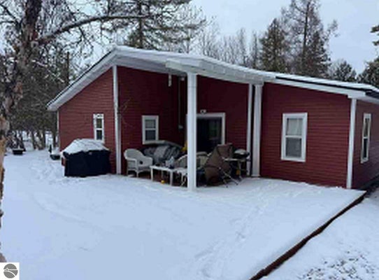 9880 S PERRINS LANDING DR, TRAVERSE CITY, MI 49684 - Image 2eede03525e052adc3fedcdc0ed0b0fc/2858817378