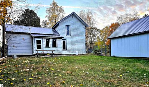 Tiny photo for 602 Olive Street, St Louis, MI 48880 (MLS # 1942765)