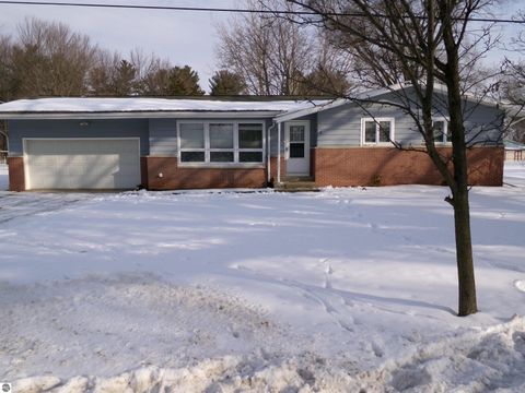 Tiny photo for 1006 Cheesman Road, St Louis, MI 48880 (MLS # 1942183)