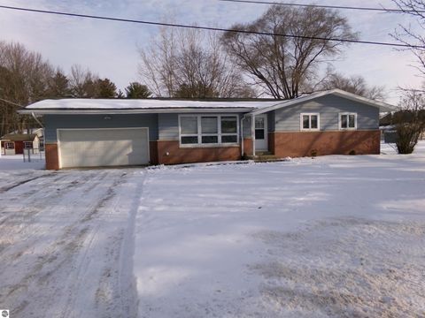 Photo of 1006 Cheesman Road, St Louis, MI 48880 (MLS # 1942183)