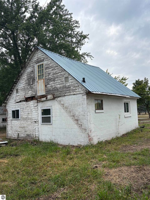 Tiny photo for 915 W Broadway Street, Mt Pleasant, MI 48858 (MLS # 1949940)