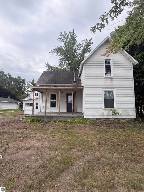 Photo of 915 W Broadway Street, Mt Pleasant, MI 48858 (MLS # 1949940)