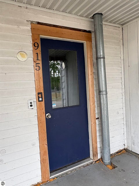 Tiny photo for 915 W Broadway Street, Mt Pleasant, MI 48858 (MLS # 1949940)