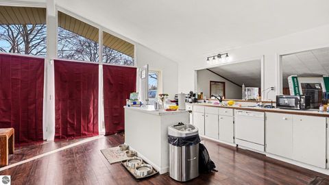 Tiny photo for 515 Thomas Street, Mt Pleasant, MI 48858 (MLS # 1942637)