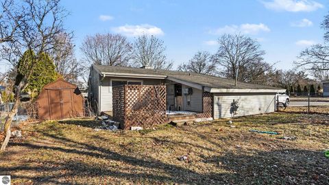 Tiny photo for 515 Thomas Street, Mt Pleasant, MI 48858 (MLS # 1942637)