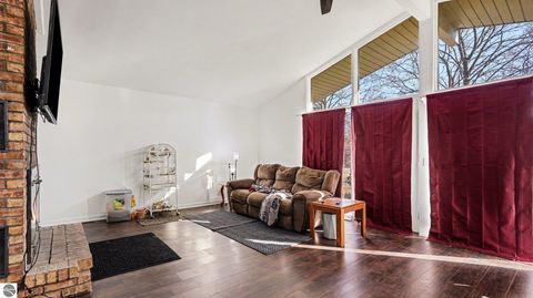 Tiny photo for 515 Thomas Street, Mt Pleasant, MI 48858 (MLS # 1942637)