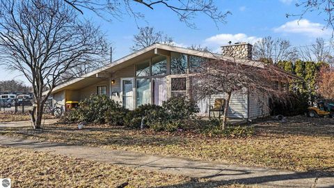 Tiny photo for 515 Thomas Street, Mt Pleasant, MI 48858 (MLS # 1942637)