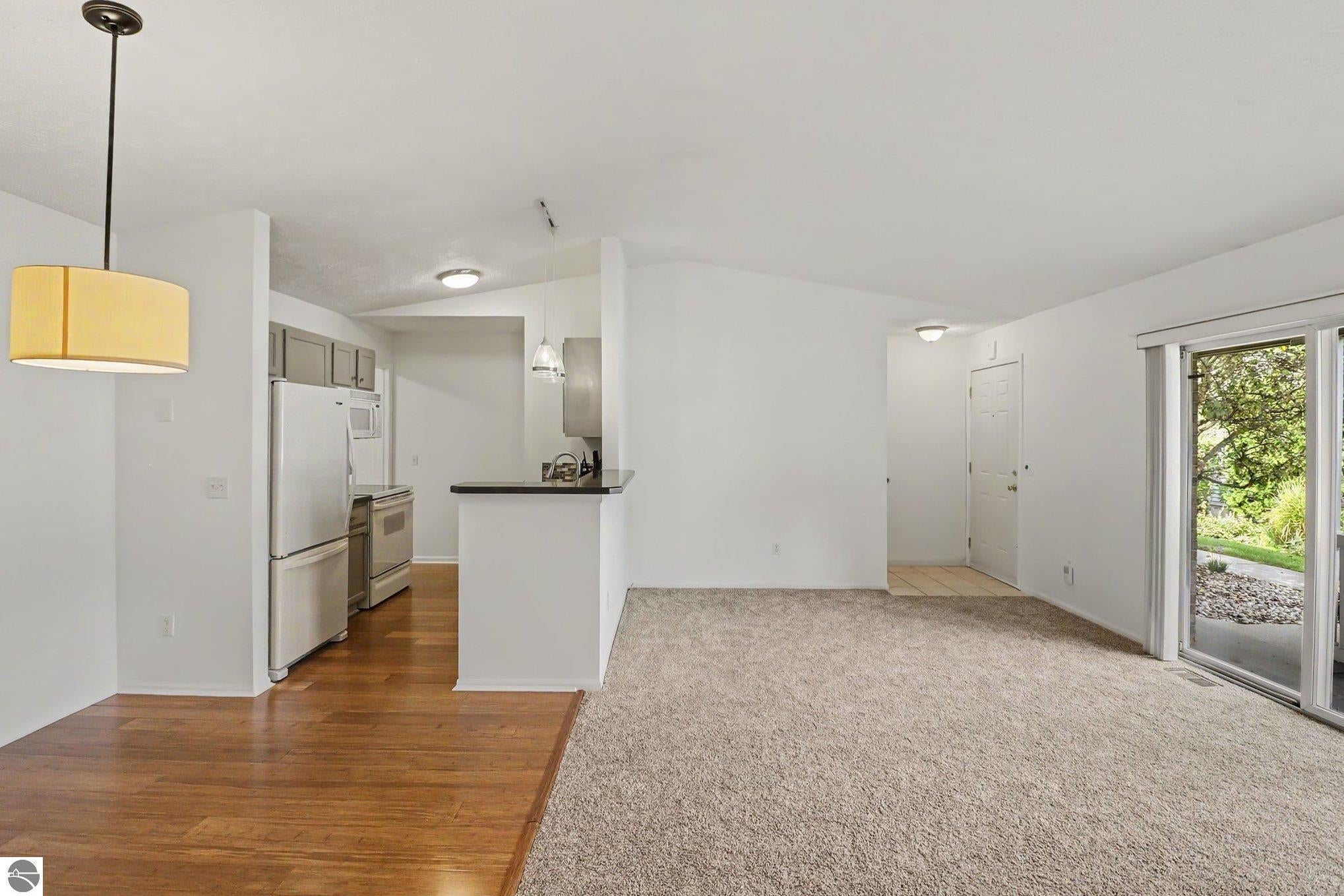 2985 Emerald Isle - Photo 4
