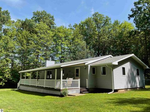Photo of 3300 E Arnold Lake Road, Harrison, MI 48625 (MLS # 1947481)