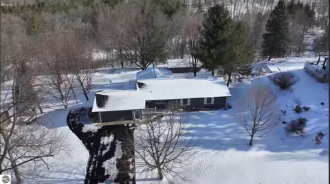 2639 Hammond Highlands Drive Traverse City MI 49696