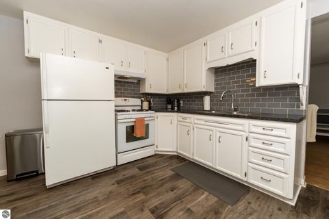 Tiny photo for 923 N Henry Street, Mt Pleasant, MI 48858 (MLS # 1941782)