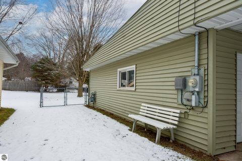 Tiny photo for 923 N Henry Street, Mt Pleasant, MI 48858 (MLS # 1941782)