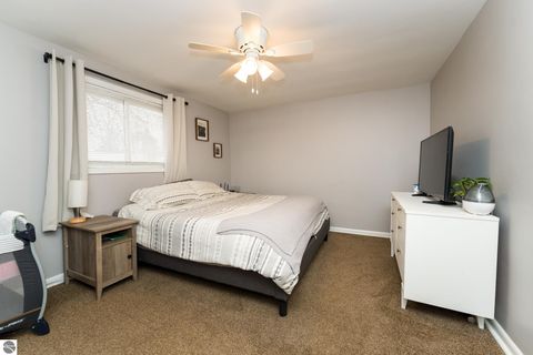 Tiny photo for 923 N Henry Street, Mt Pleasant, MI 48858 (MLS # 1941782)