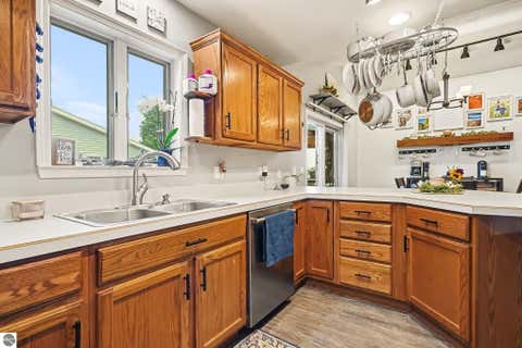 Tiny photo for 1013 Sweeney Street, Mt Pleasant, MI 48858 (MLS # 1949874)