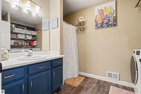 Tiny photo for 1013 Sweeney Street, Mt Pleasant, MI 48858 (MLS # 1949874)