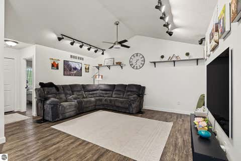 Tiny photo for 1013 Sweeney Street, Mt Pleasant, MI 48858 (MLS # 1949874)