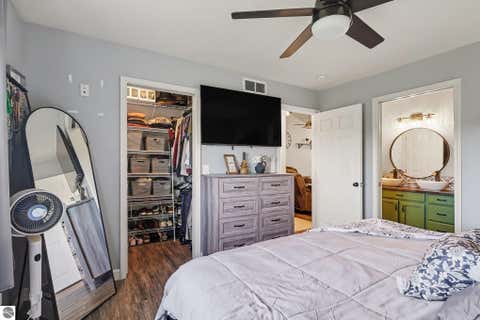 Tiny photo for 1013 Sweeney Street, Mt Pleasant, MI 48858 (MLS # 1949874)