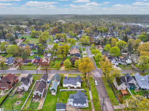 Tiny photo for 208 Blodgett, Cadillac, MI 49601 (MLS # 1945136)