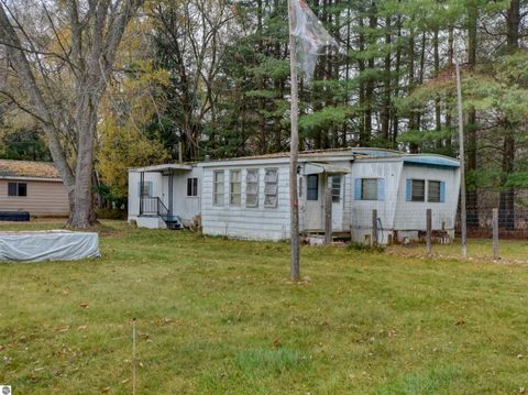 Photo of 974 Parkway Drive, Tawas City, MI 48763 (MLS # 1940732)