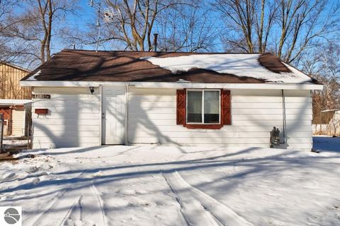 Tiny photo for 1205 N Kinney Avenue, Mt Pleasant, MI 48858 (MLS # 1942338)