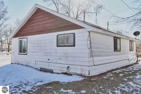Tiny photo for 1205 N Kinney Avenue, Mt Pleasant, MI 48858 (MLS # 1942338)